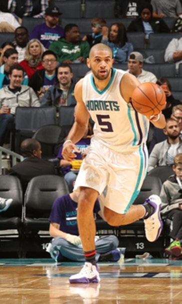 Hornets rally past Hawks 100-96 after Howard ejected